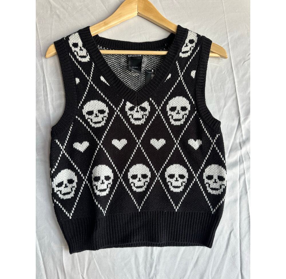 NWT Social Collision Hot Topic Skull Heart Sweater S Goth Emo Top